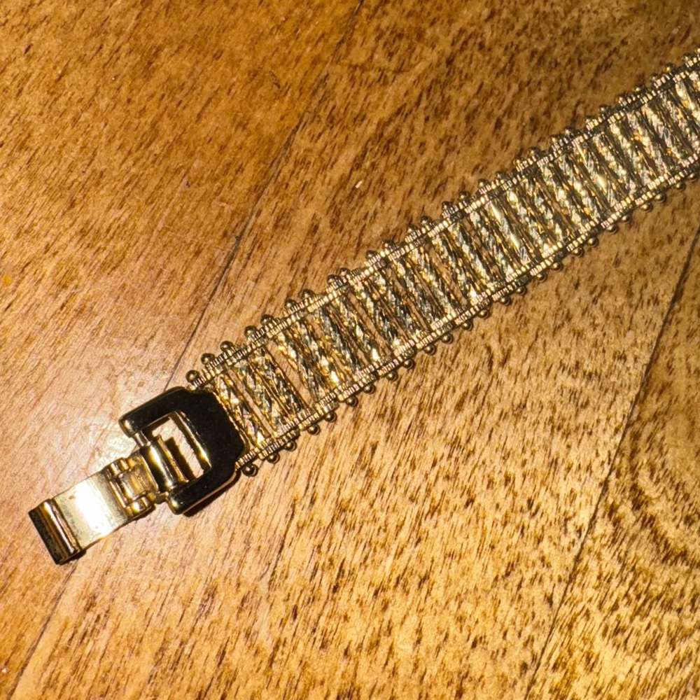 Gold plated Bracelet with Clasp